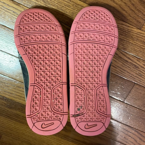 Nike high tops pink & gray leopard print size 4.5Y - Picture 6 of 9